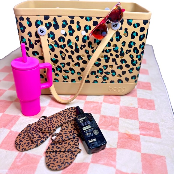 BOGG BAG | LARGE IN TURQUOISE LEOPARD (SPECIAL LIMITED EDITION COLOR) - Picture 1 of 6